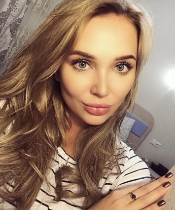 Встречусь с тобой в Москве, чтобы подарить тебе незабываемые моменты страсти и удовольствия. Мои услуги полны разнообразия: от романтических эскорт-услуг и воплощения фантазий, до интимных массажей и эротических игр. Уверена, что тебе понравятся мои фото, ведь они настоящие и откровенные. Позволь себе расслабиться и почувствовать себя особенным вместе со мной. Взгляни на отзывы – они говорят сами за себя! Жду тебя, чтобы воплотить твои самые сокровенные желания. 💋💫🔥 11606, 26 лет